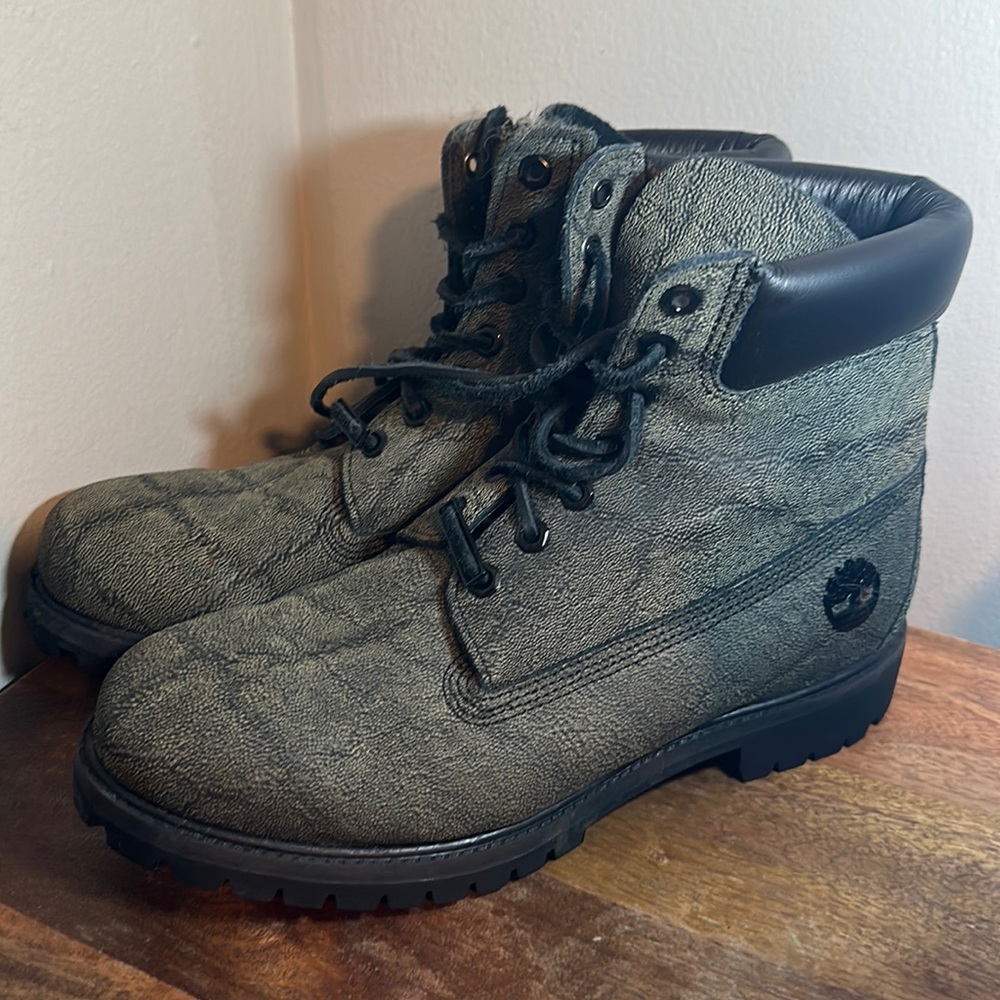 M9.5 special edition timberlands